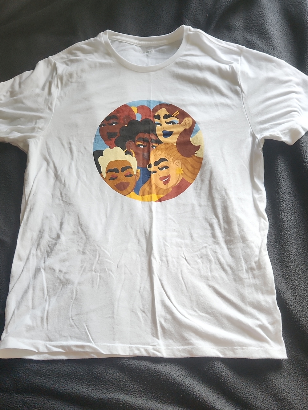 Old Navy White Graphic Crewneck T-Shirt with Multicolor Circle Artwork